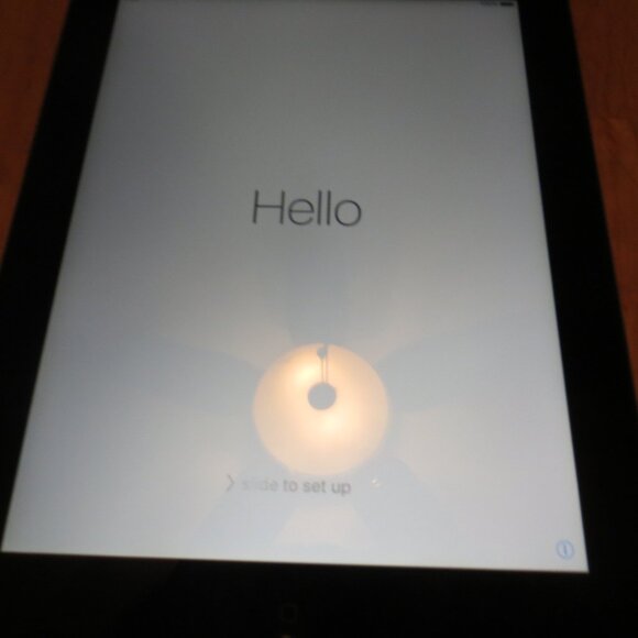 Apple iPad 2nd Gen Silver A1395 16GB Wi-Fi MC769LL/A 9.7" Crack in Bottom Corner